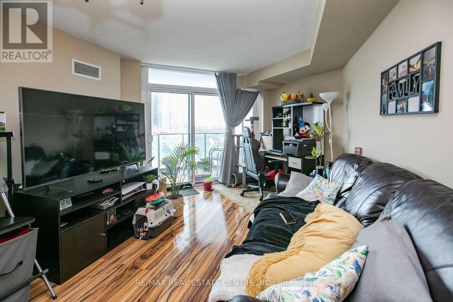 814 - 9 George Street N, Brampton, Ontario  L6X 0T6 - Photo 4 - W13205780