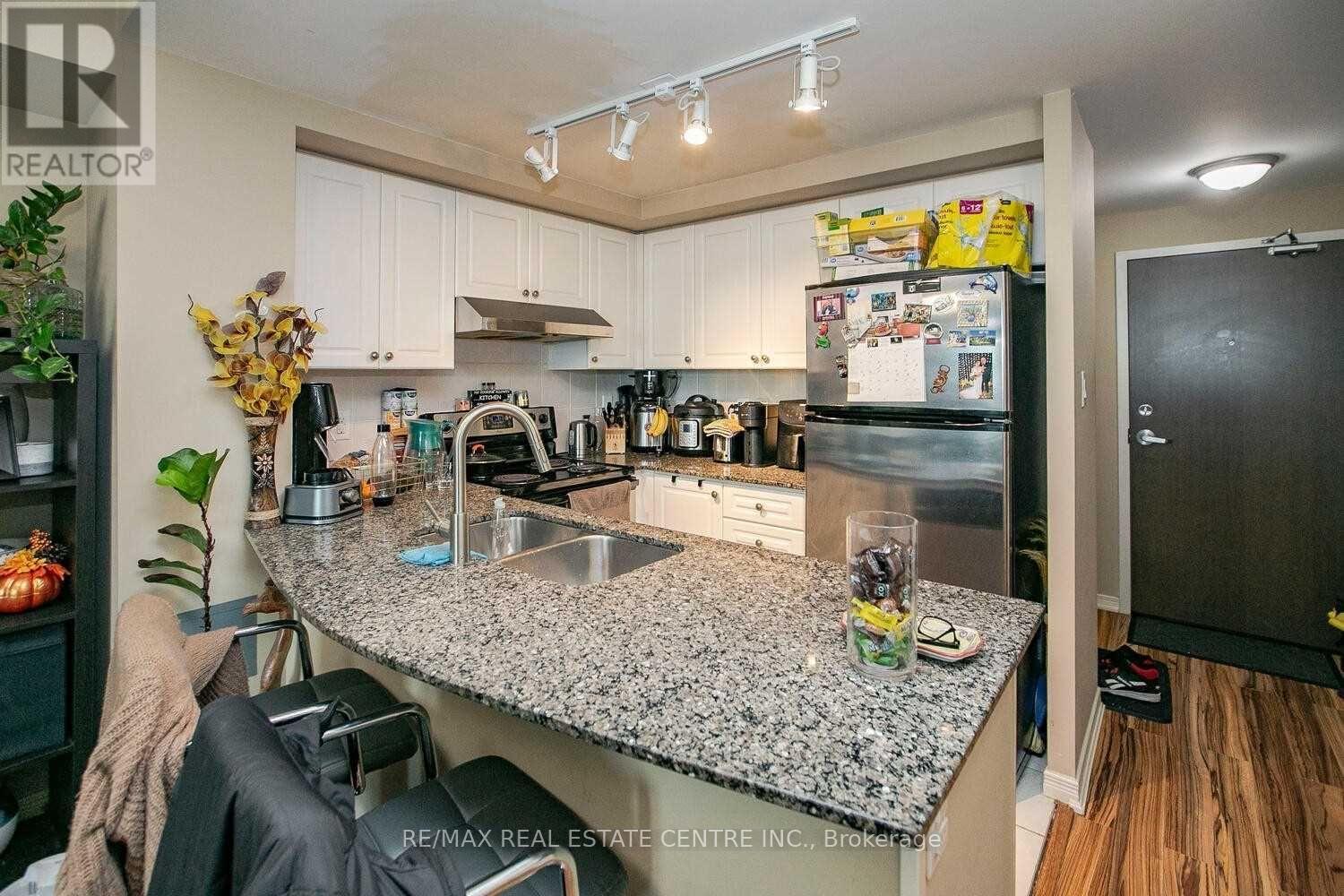814 - 9 George Street N, Brampton, Ontario  L6X 0T6 - Photo 6 - W13205780