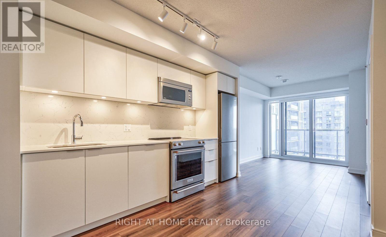 2212 - 30 Samuel Wood Way, Toronto, Ontario  M9B 0C9 - Photo 8 - W13205816