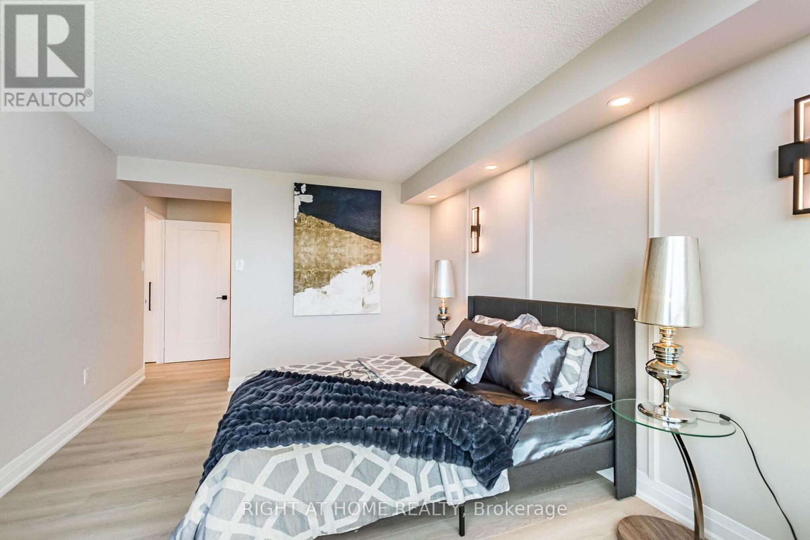 704 - 250 Webb Drive, Mississauga, Ontario  L5B 3Z4 - Photo 26 - W13205818