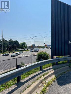 7040 Airport Road, Mississauga, Ontario  L4T 2G8 - Photo 2 - W13205852