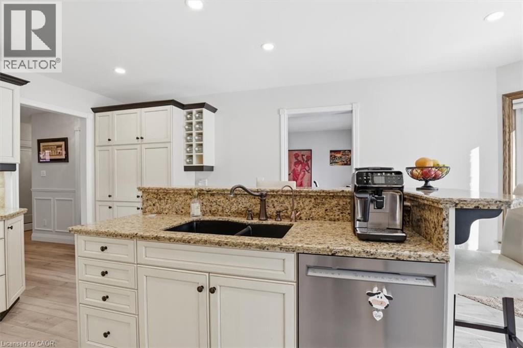 4 Brewster Place, Waterloo, Ontario  N3C 3V1 - Photo 13 - 40824303