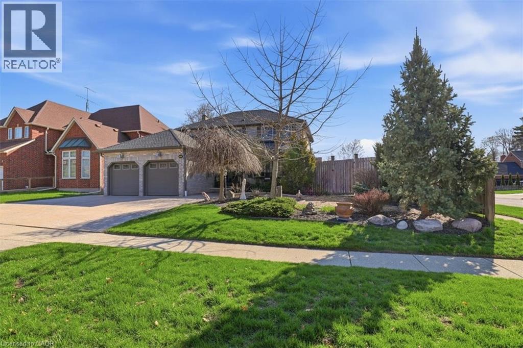 4 Brewster Place, Waterloo, Ontario  N3C 3V1 - Photo 3 - 40824303