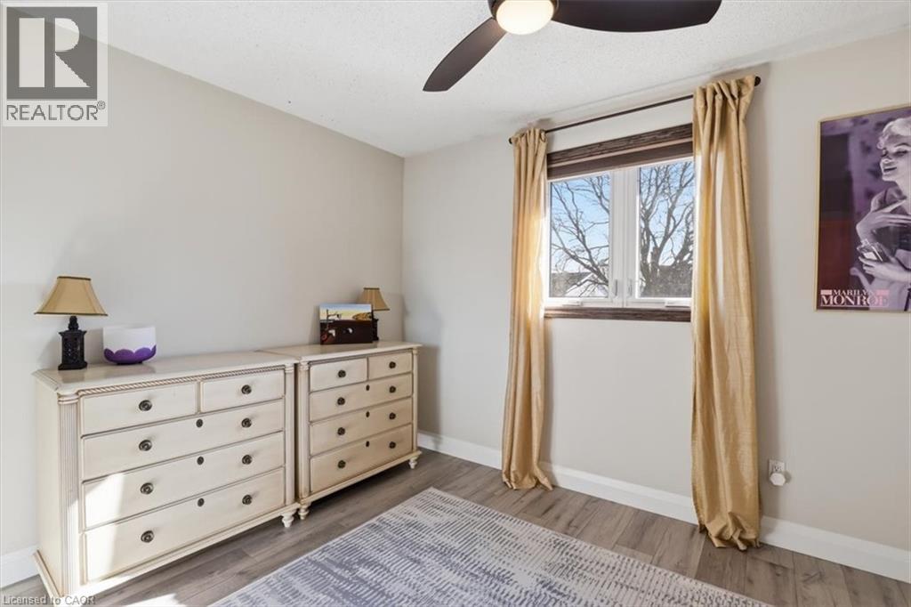 4 Brewster Place, Waterloo, Ontario  N3C 3V1 - Photo 33 - 40824303