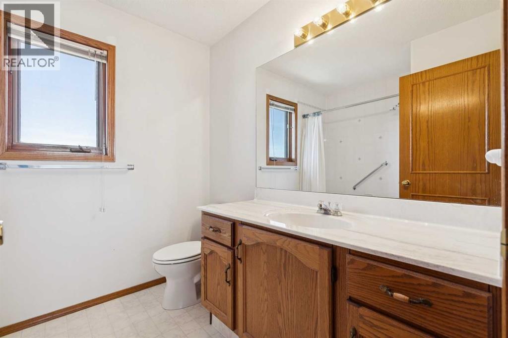 135 Sceptre Close Nw, Calgary, Alberta  T3L 1Y2 - Photo 36 - A2288565