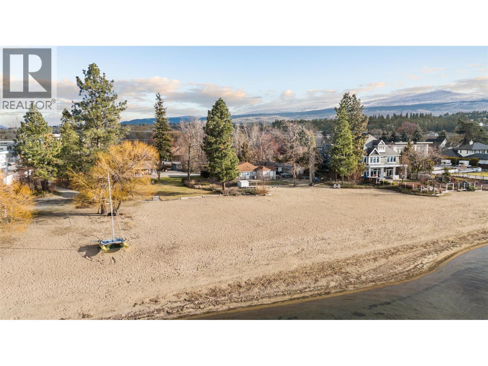 4158 Lakeshore Road, Kelowna, British Columbia  V1W 1V9 - Photo 3 - 10373809