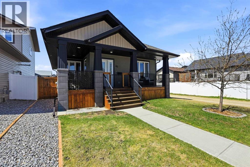 30 Morris Court, Blackfalds, Alberta  T4M 0B3 - Photo 2 - A2293811