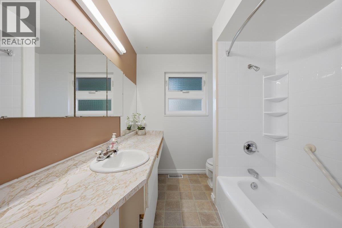 3963 Sefton Street, Port Coquitlam, British Columbia  V3B 3S2 - Photo 16 - R3128953