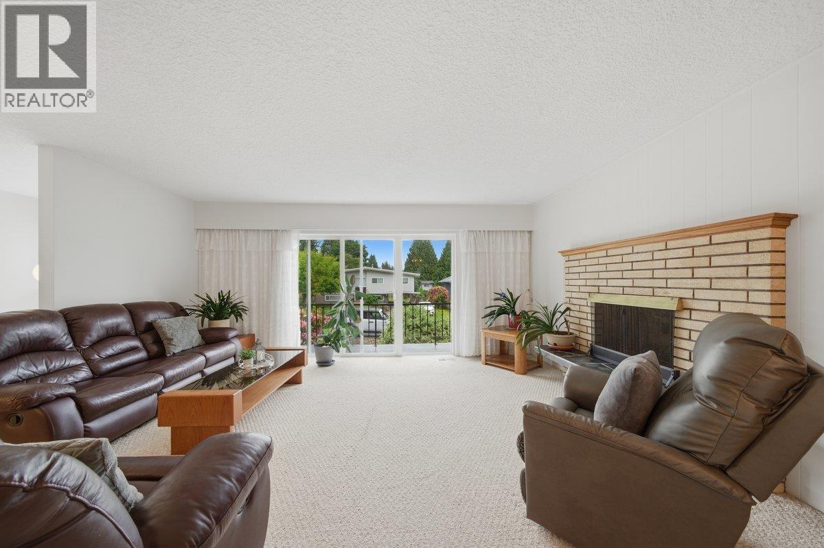 3963 Sefton Street, Port Coquitlam, British Columbia  V3B 3S2 - Photo 3 - R3128953