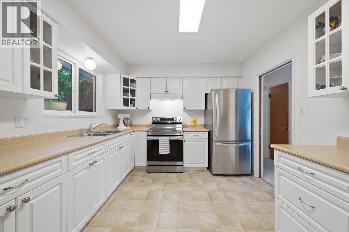 3963 Sefton Street, Port Coquitlam, British Columbia  V3B 3S2 - Photo 6 - R3128953