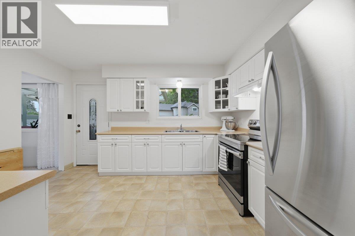 3963 Sefton Street, Port Coquitlam, British Columbia  V3B 3S2 - Photo 8 - R3128953