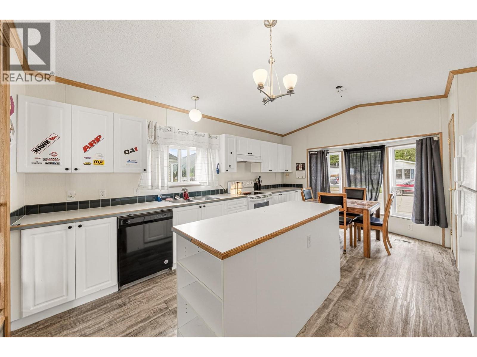 1222 Sycamore Road, Sparwood, British Columbia  V0B 2G2 - Photo 4 - 10389089