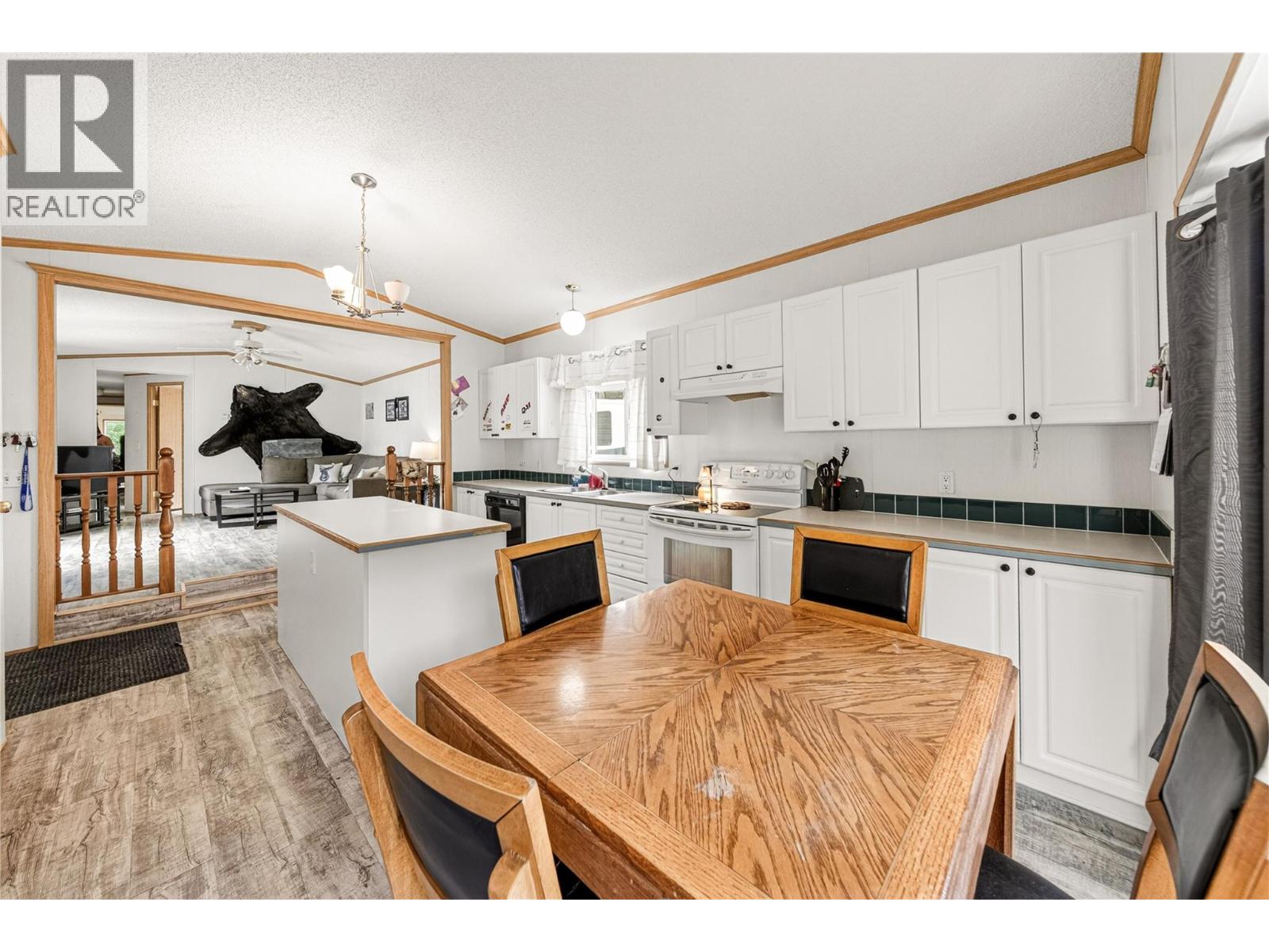 1222 Sycamore Road, Sparwood, British Columbia  V0B 2G2 - Photo 5 - 10389089
