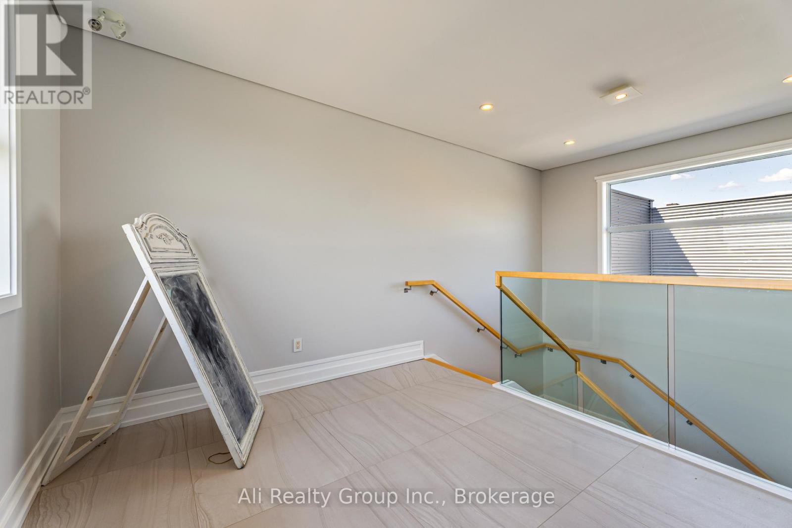 69 Donald Street, Ottawa, Ontario  K1K 1N3 - Photo 32 - X13205910