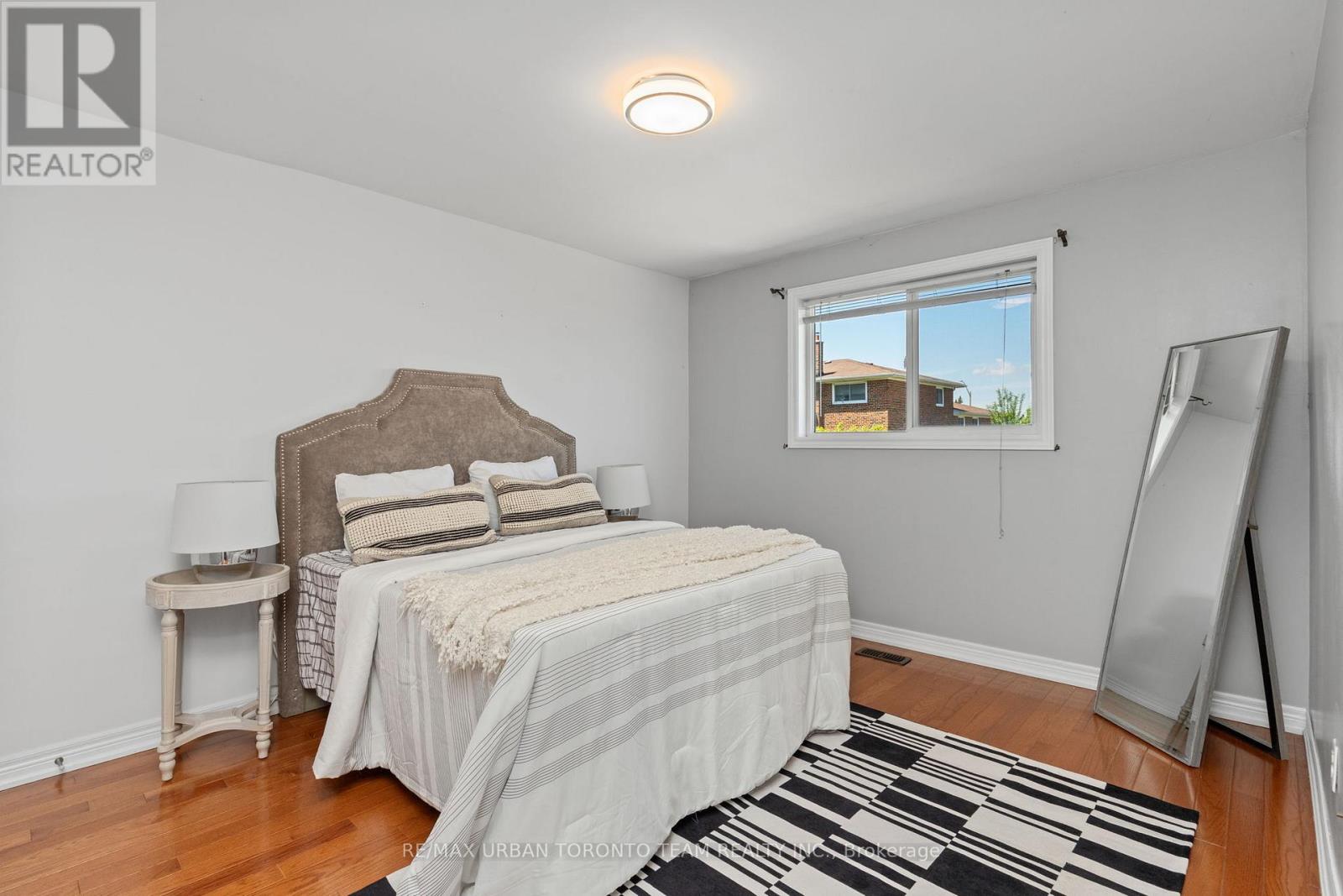 82 Button Road, Vaughan, Ontario  L4L 1J8 - Photo 11 - N13205898