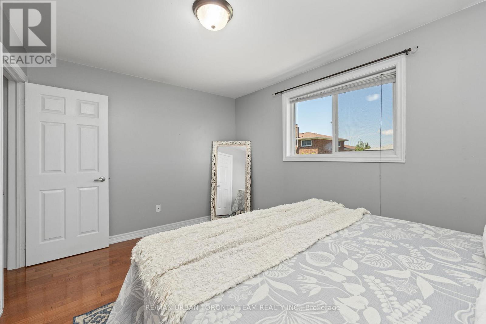 82 Button Road, Vaughan, Ontario  L4L 1J8 - Photo 14 - N13205898