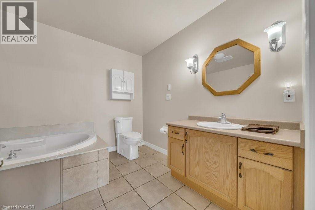 114 Glencliffe Court, Kitchener, Ontario  N2B 3X1 - Photo 19 - 40811034