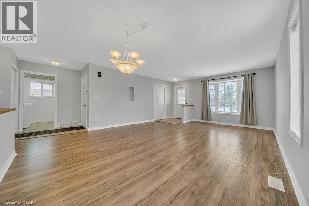 114 Glencliffe Court, Kitchener, Ontario  N2B 3X1 - Photo 7 - 40811034