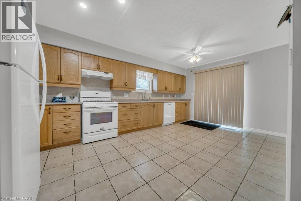 114 Glencliffe Court, Kitchener, Ontario  N2B 3X1 - Photo 9 - 40811034