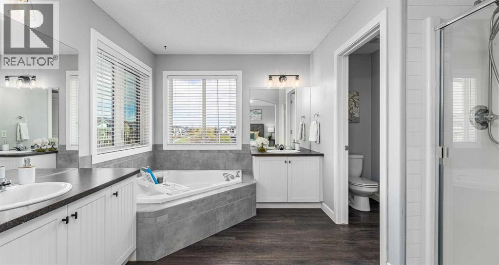 724 Luxstone Landing SW, Airdrie, Alberta  T4B 3L1 - Photo 18 - A2311638