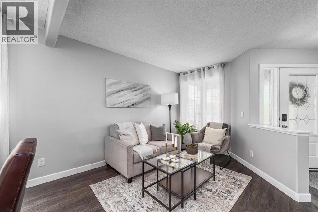 724 Luxstone Landing SW, Airdrie, Alberta  T4B 3L1 - Photo 4 - A2311638