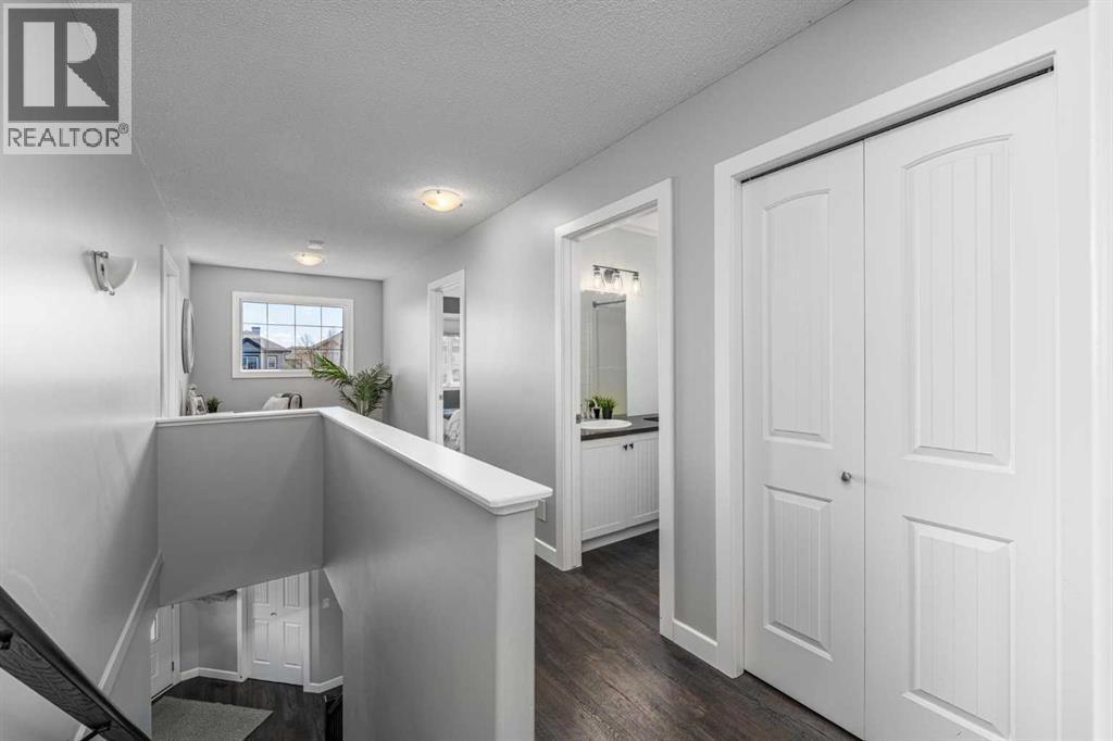 724 Luxstone Landing SW, Airdrie, Alberta  T4B 3L1 - Photo 15 - A2311638