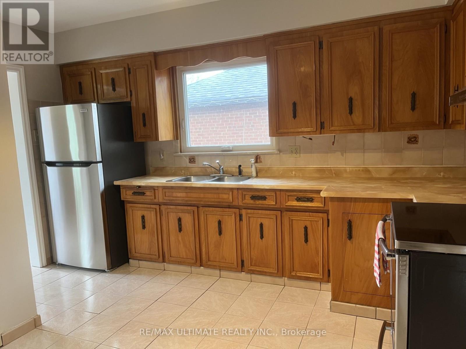 Main - 65 Exbury Road, Toronto, Ontario  M3M 1P9 - Photo 4 - W13205872