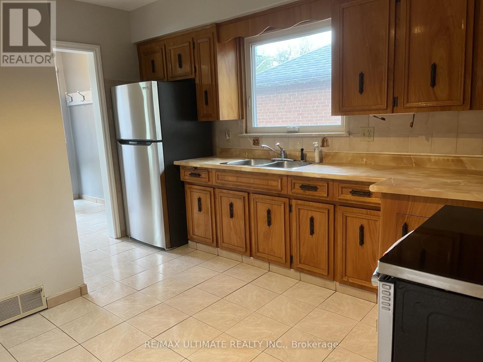 Main - 65 Exbury Road, Toronto, Ontario  M3M 1P9 - Photo 5 - W13205872