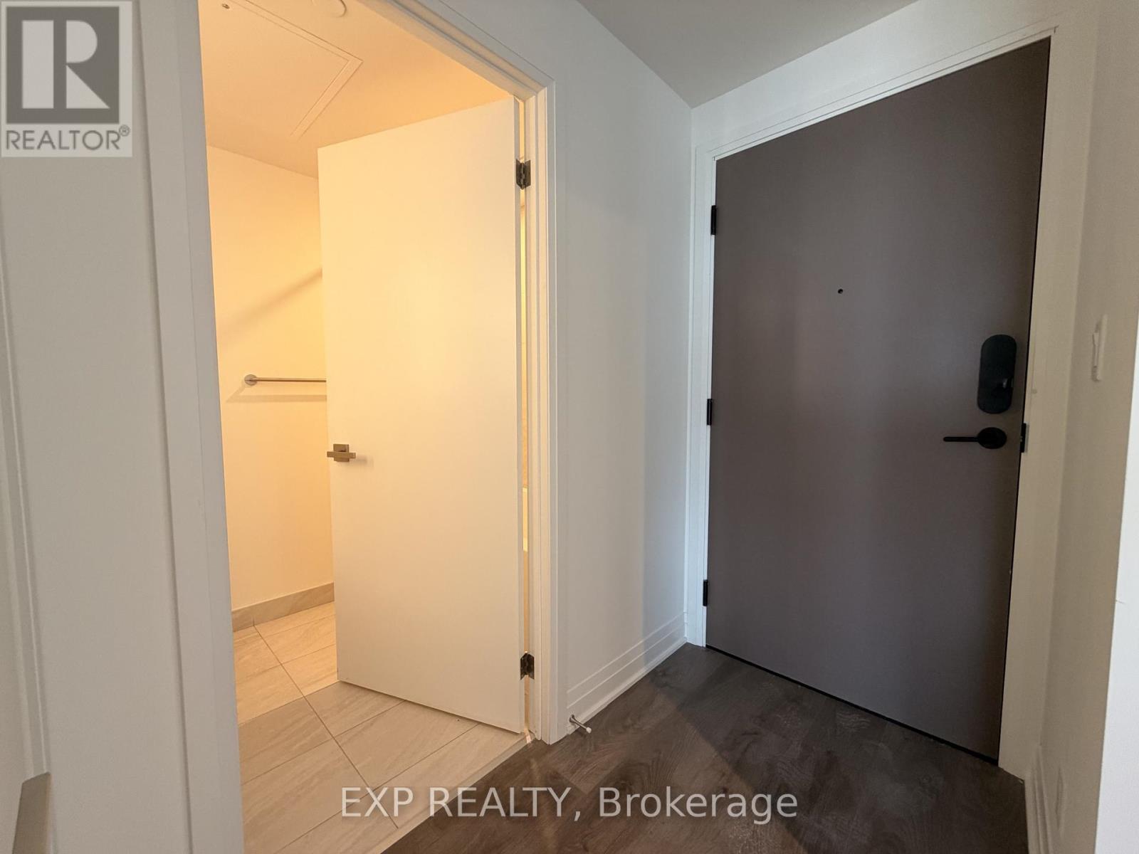 5903 - 4015 The Exchange, Mississauga, Ontario  L5B 0N9 - Photo 6 - W13205918