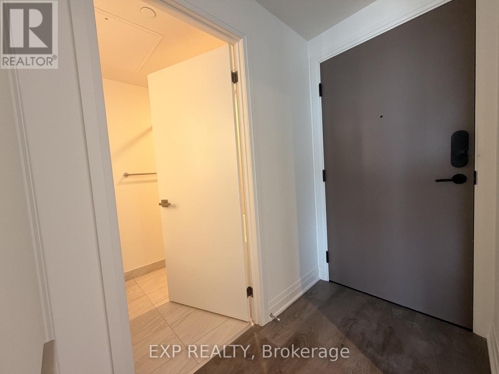 5903 - 4015 The Exchange, Mississauga, Ontario  L5B 0N9 - Photo 7 - W13205918