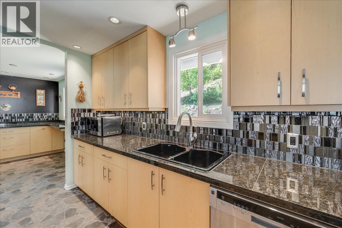567 Goddard Road, Nelson, British Columbia V1L 6H8 - Photo 19 - 10386358