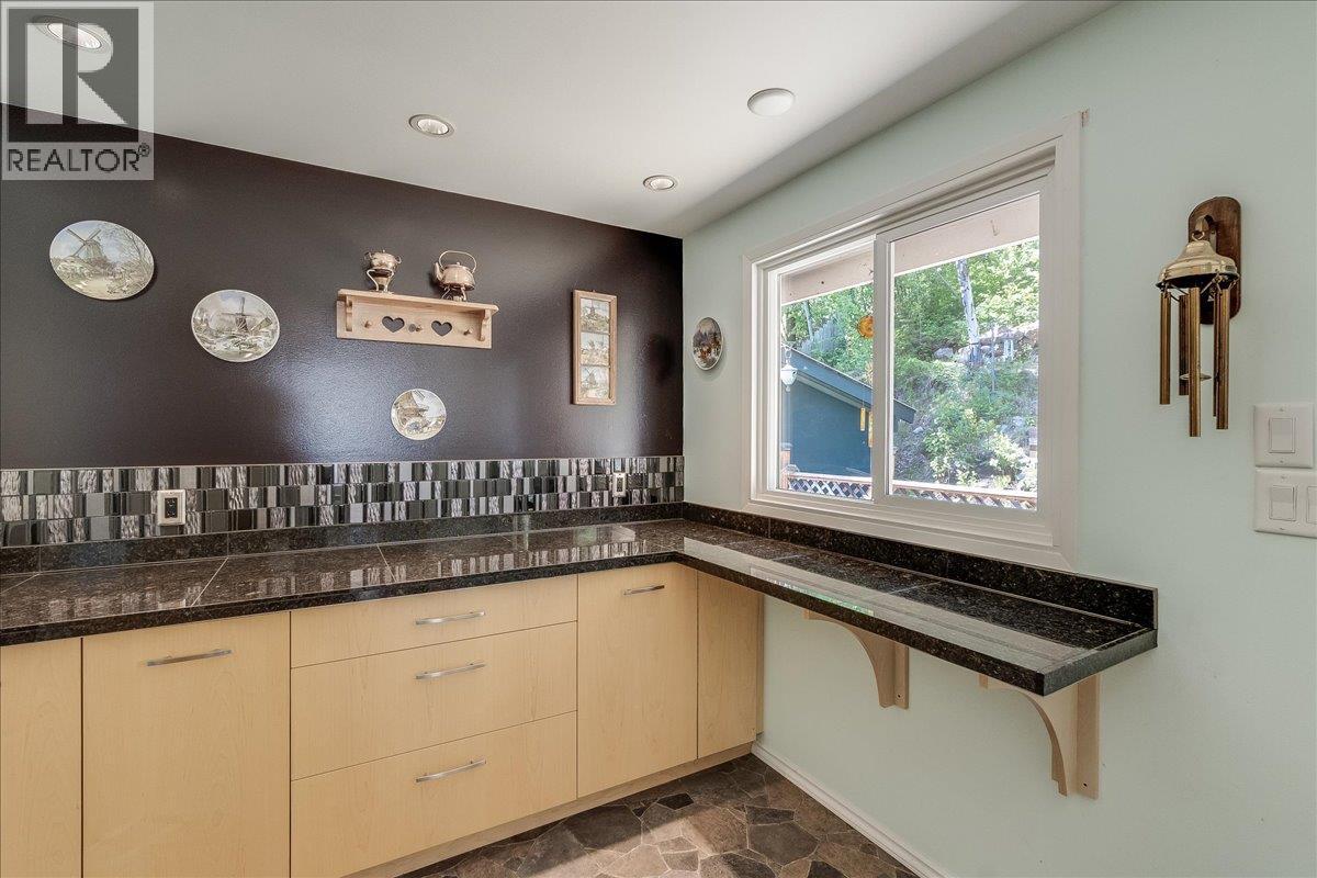 567 Goddard Road, Nelson, British Columbia V1L 6H8 - Photo 17 - 10386358