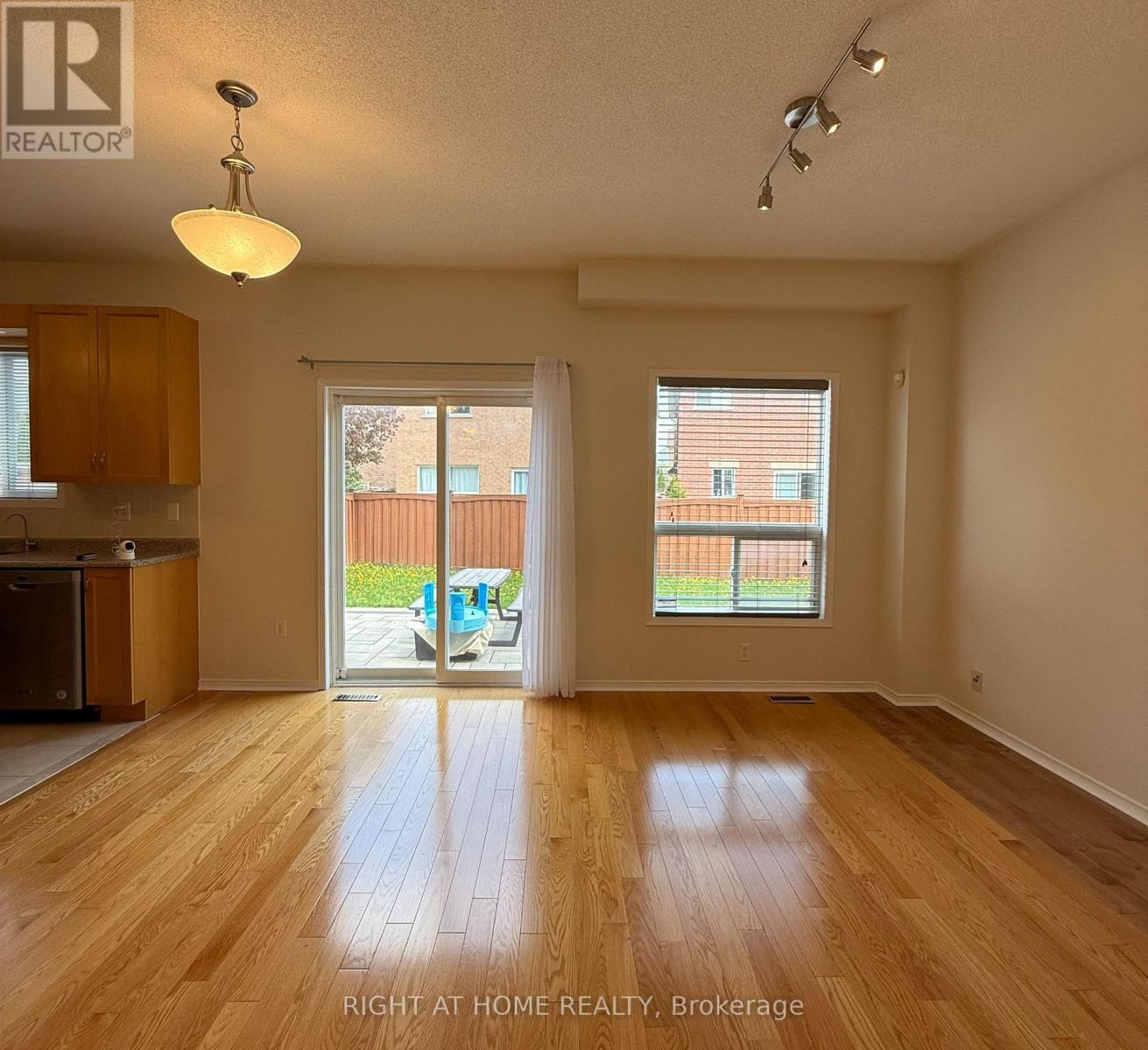 98 Wheelwright Drive, Richmond Hill, Ontario  L4E 5A1 - Photo 11 - N13205836