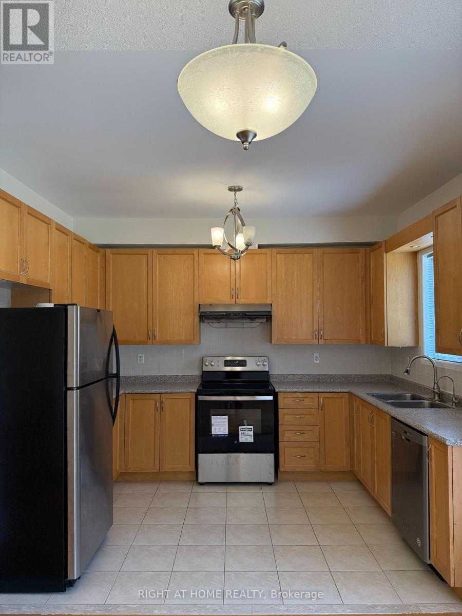 98 Wheelwright Drive, Richmond Hill, Ontario  L4E 5A1 - Photo 13 - N13205836
