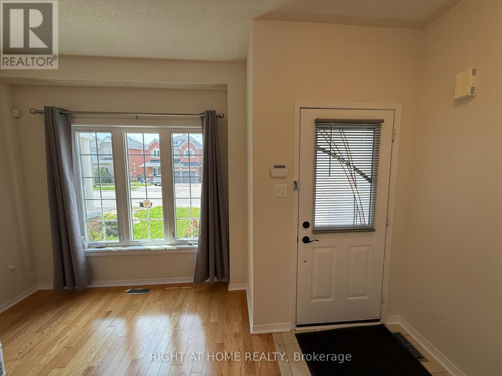 98 Wheelwright Drive, Richmond Hill, Ontario  L4E 5A1 - Photo 7 - N13205836