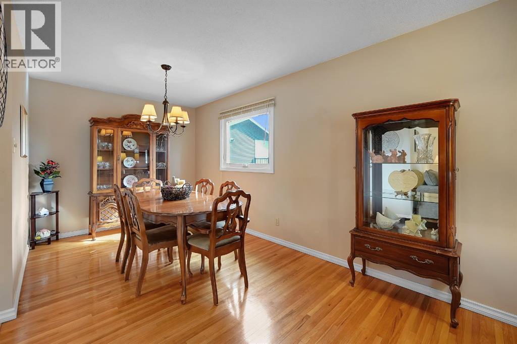 1102 Lake Christina Way SE, Calgary, Alberta  T2J 2R3 - Photo 11 - A2296764