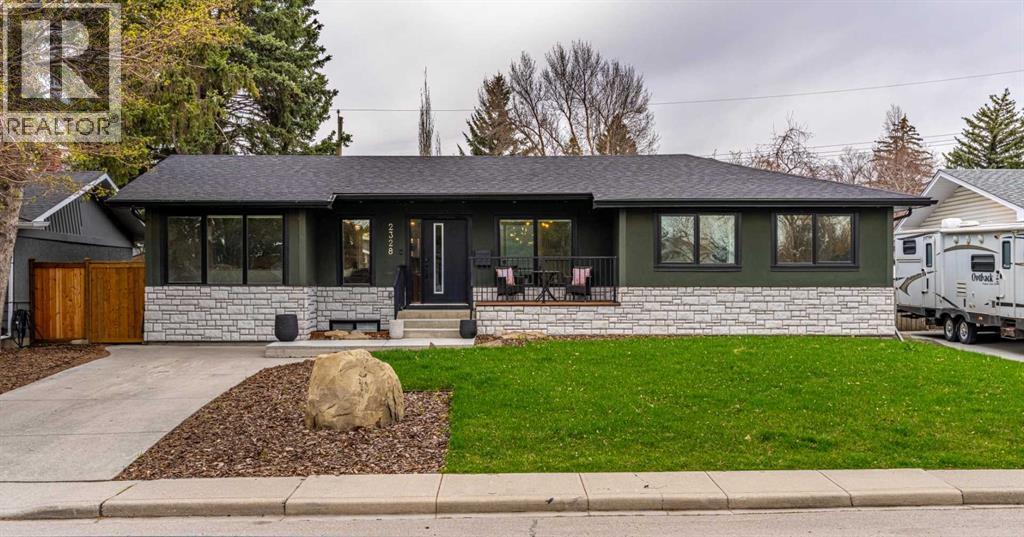 2328 58 Avenue Sw, Calgary, Alberta  T3E 1N5 - Photo 2 - A2300339
