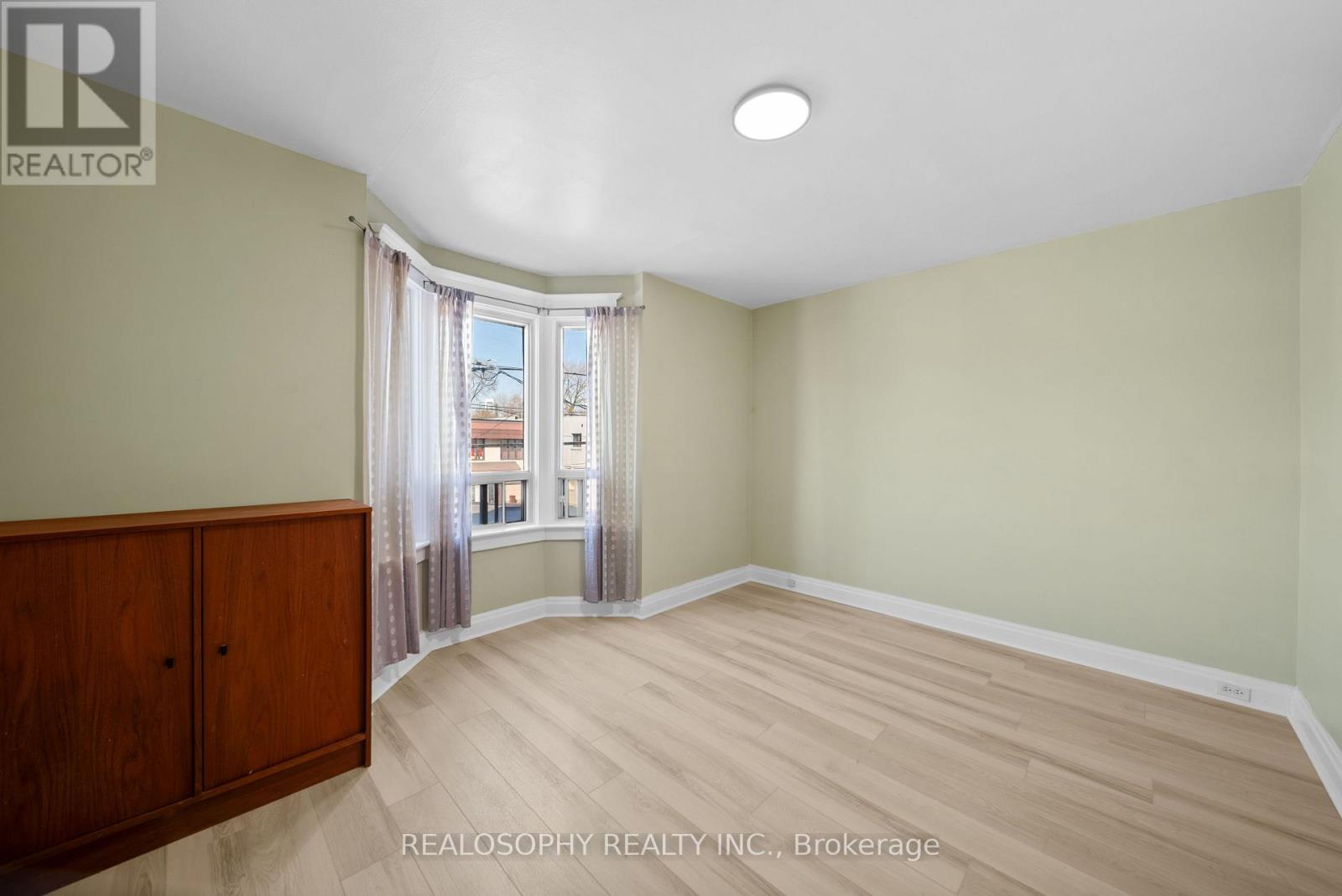 865 Pape Avenue, Toronto, Ontario  M4K 3T7 - Photo 14 - E13046864