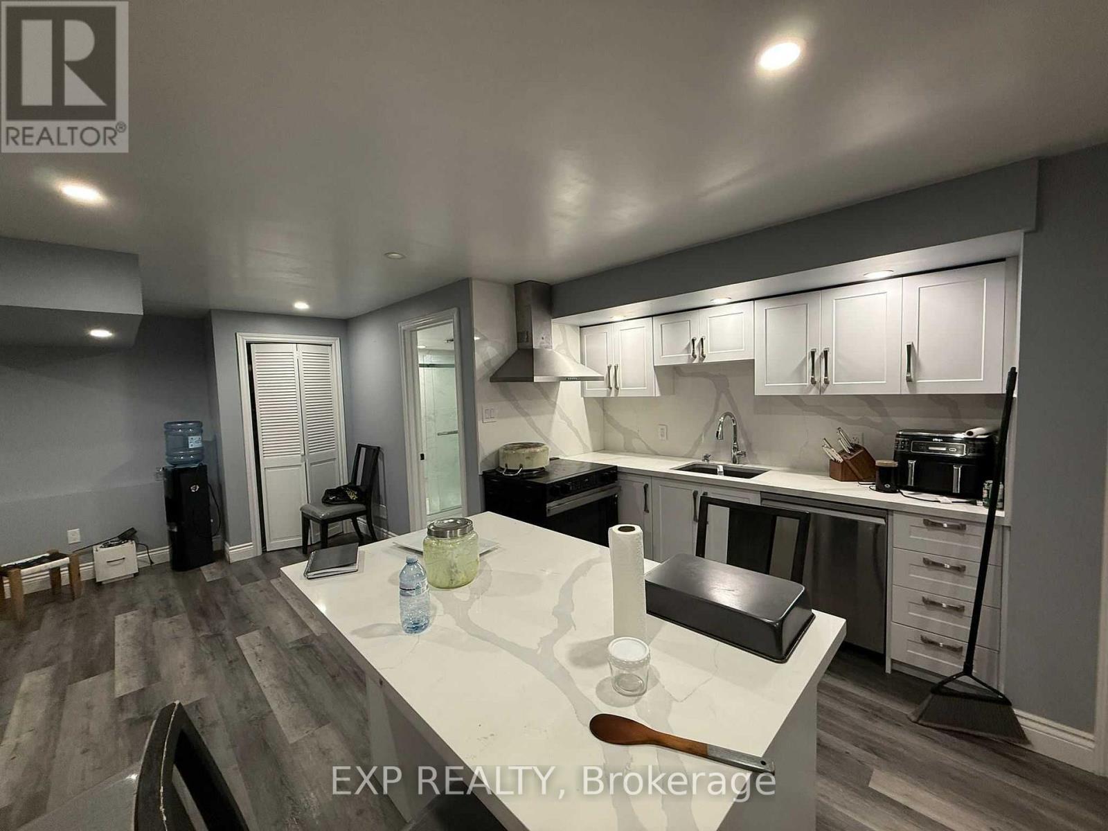 Lower - 952 Dunnigan Court, Kitchener, Ontario  N2B 0A8 - Photo 8 - X13132046