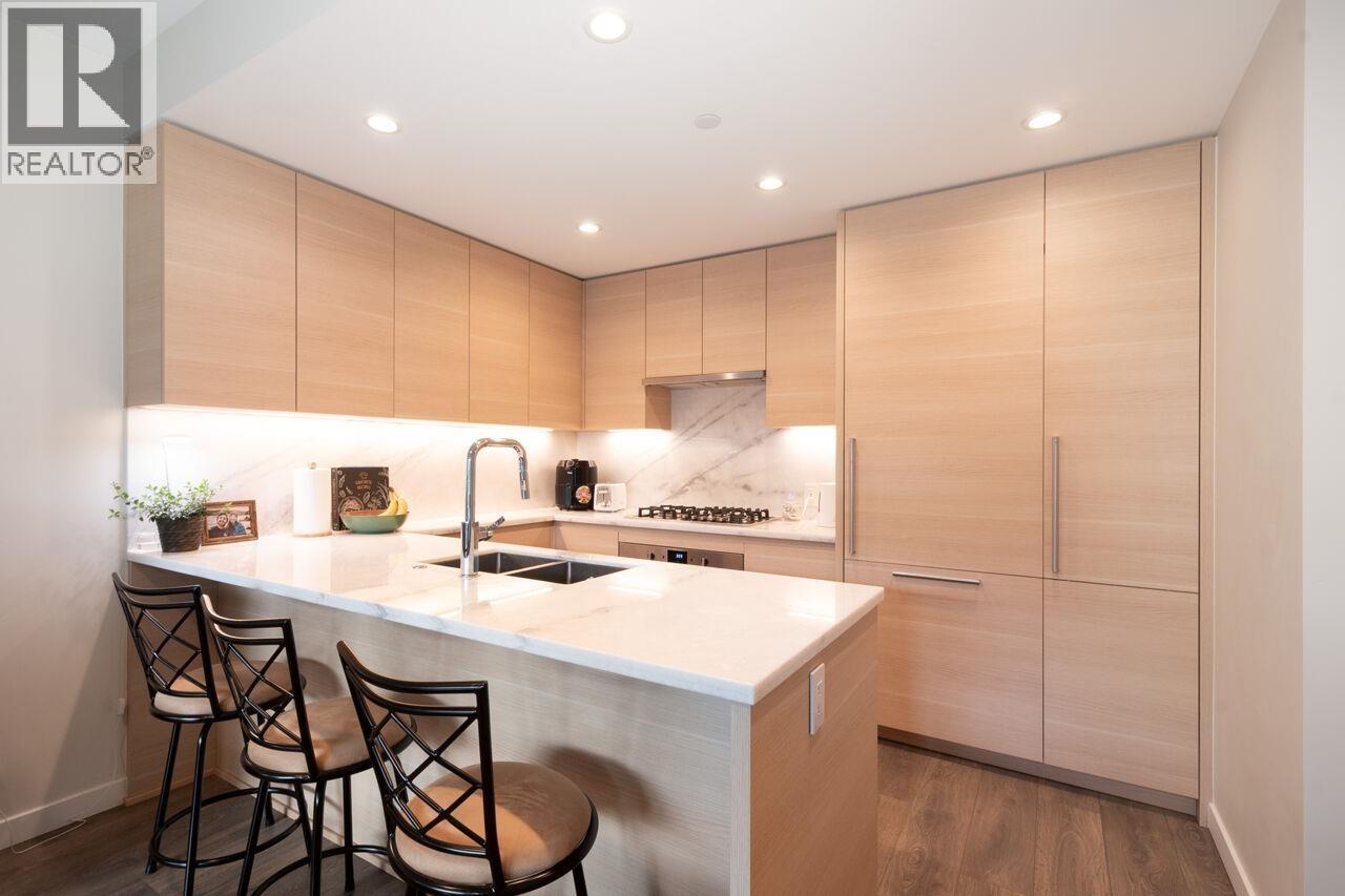 905 308 MORRISSEY ROAD, Port Moody, British Columbia