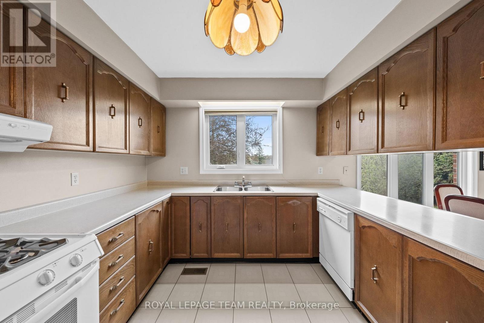 28 Parmalea Crescent, Ottawa, Ontario  K2E 7J2 - Photo 13 - X13205934