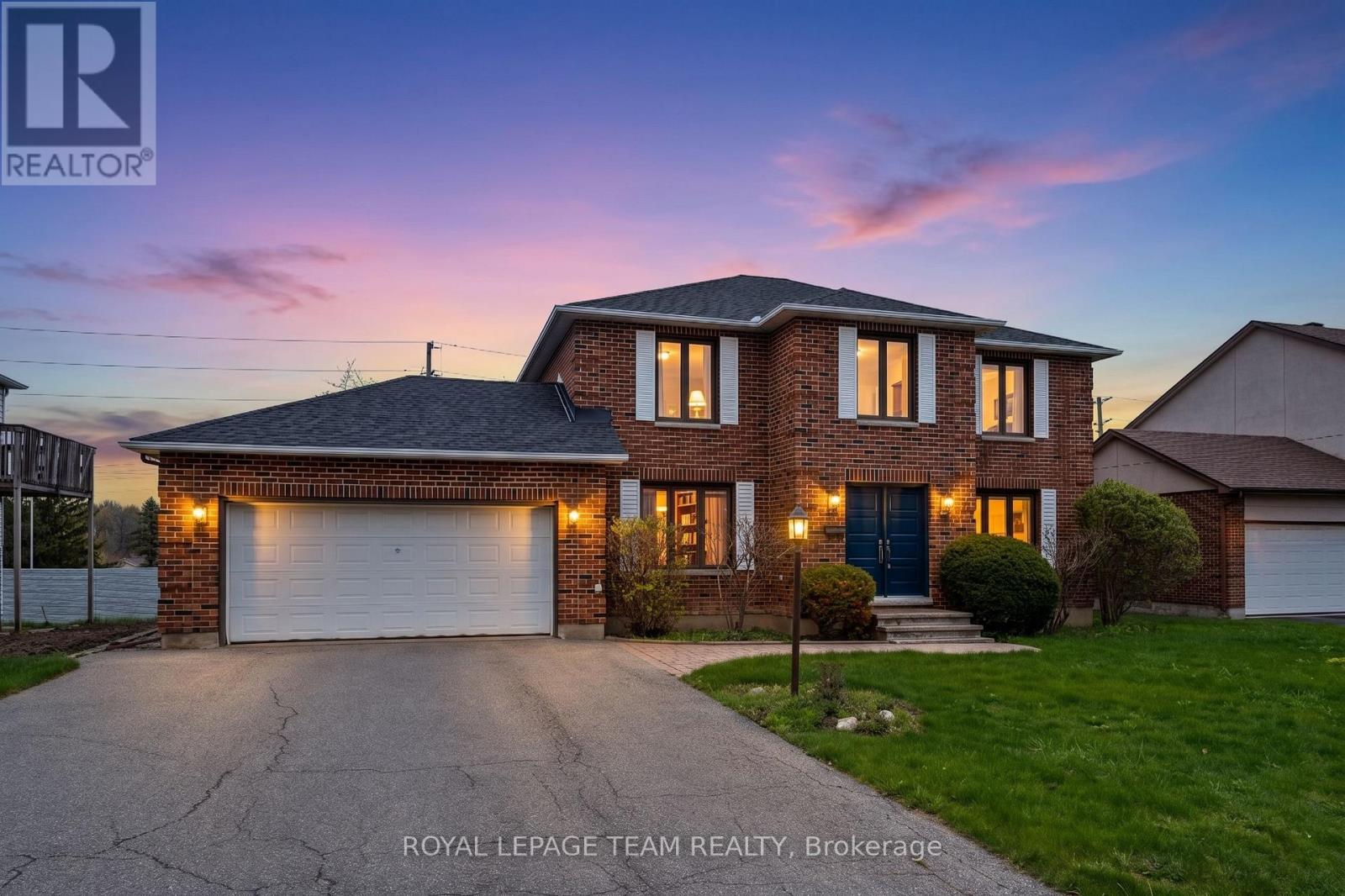 28 Parmalea Crescent, Ottawa, Ontario  K2E 7J2 - Photo 2 - X13205934