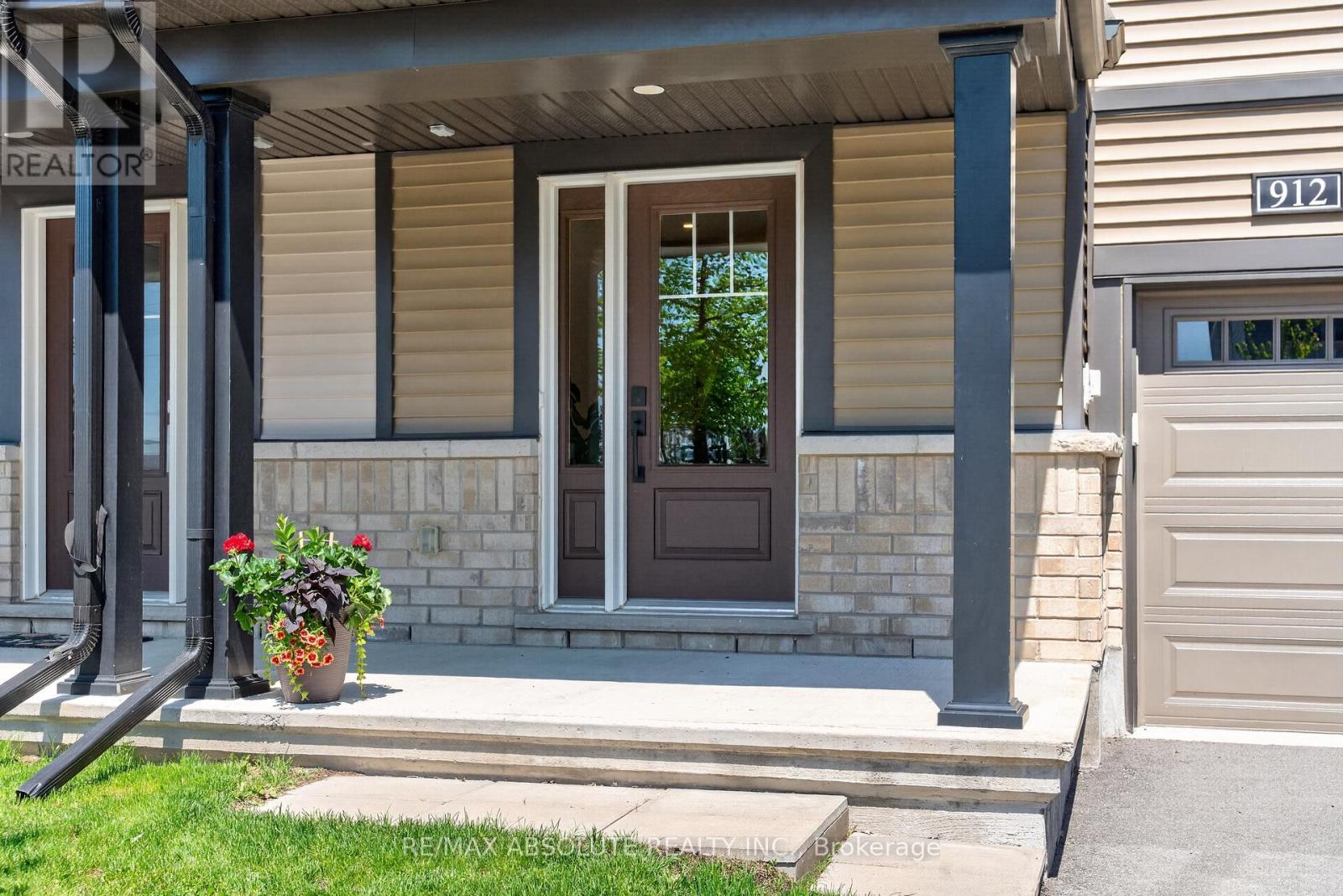912 Lixnaw Court, Ottawa, Ontario  K2C 3H2 - Photo 2 - X13205974