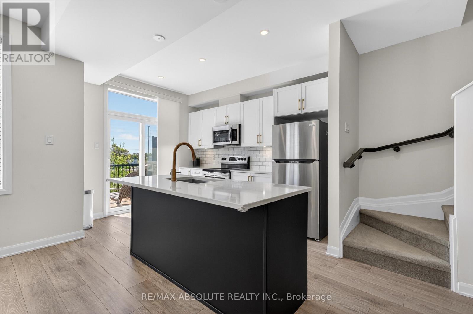 912 Lixnaw Court, Ottawa, Ontario  K2C 3H2 - Photo 6 - X13205974