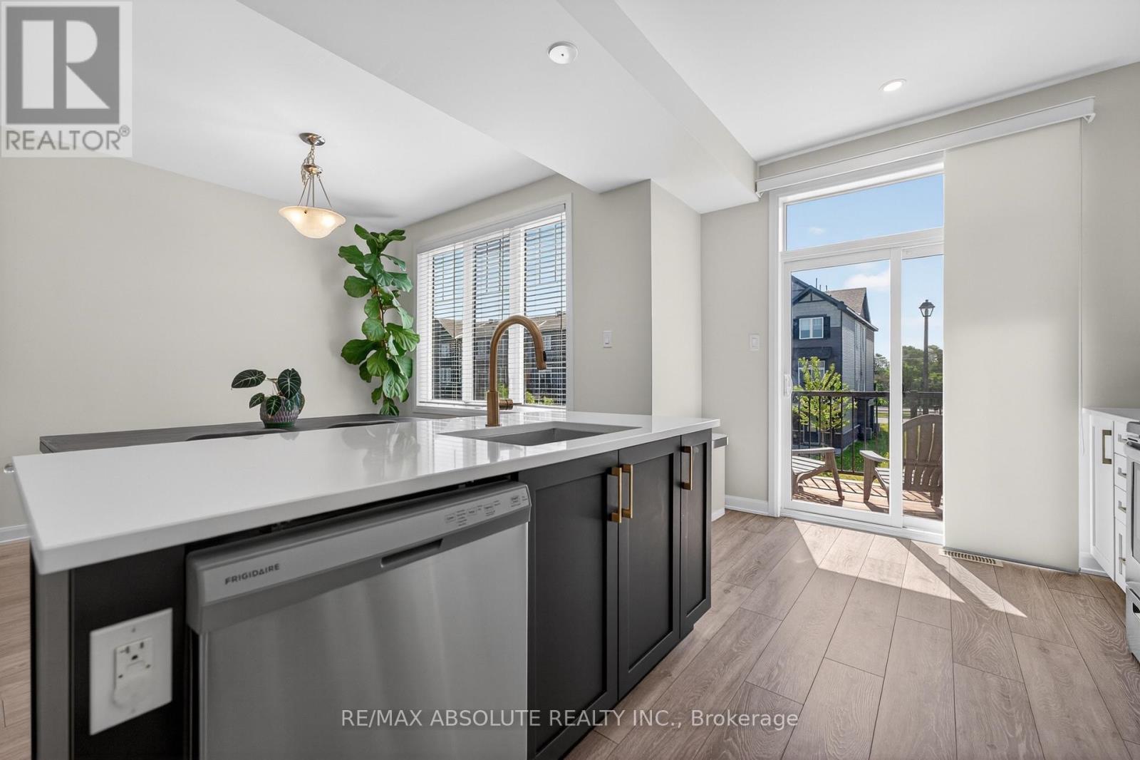 912 Lixnaw Court, Ottawa, Ontario  K2C 3H2 - Photo 8 - X13205974