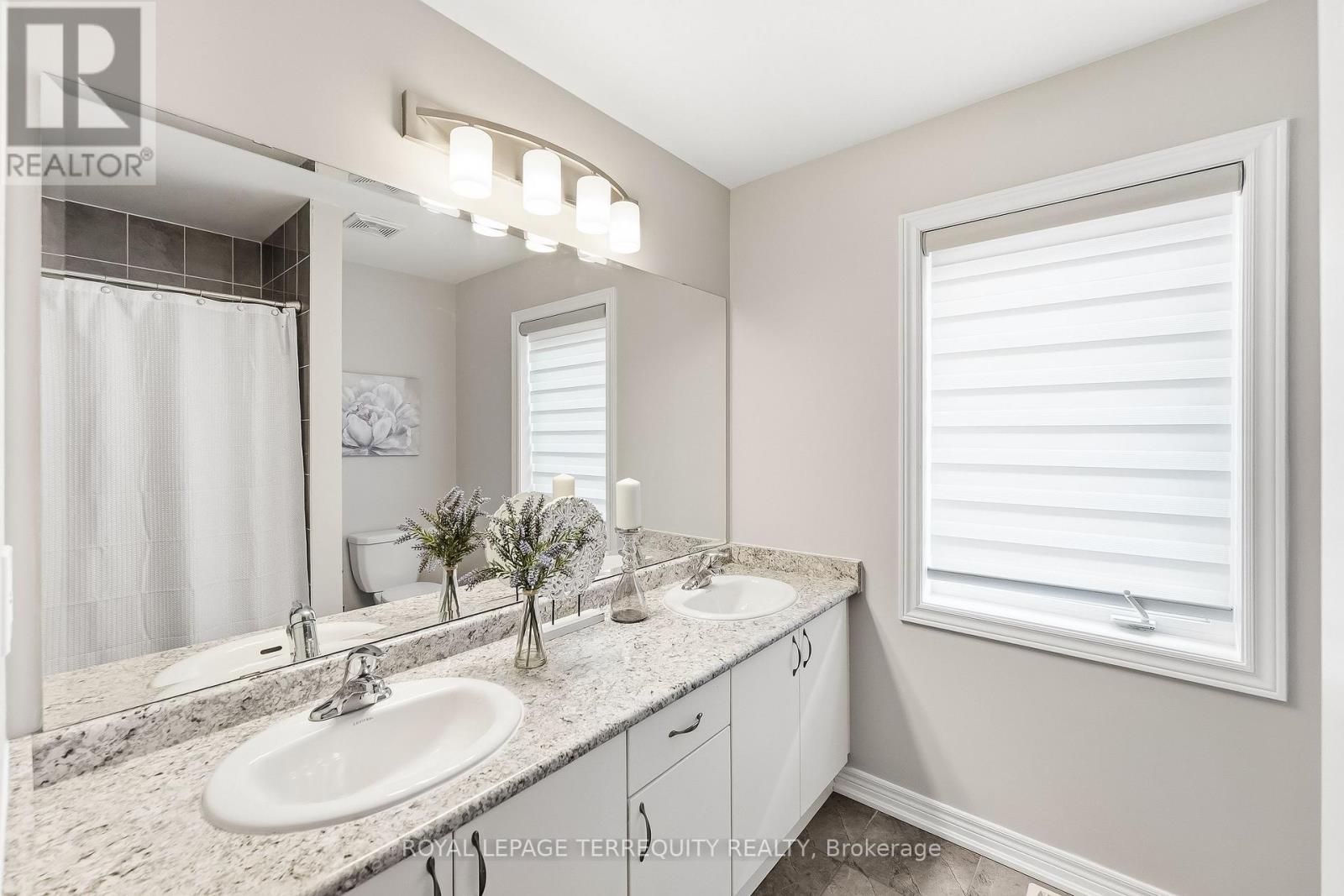 144 Underwood Drive, Whitby, Ontario  L1M 0K9 - Photo 12 - E13205982