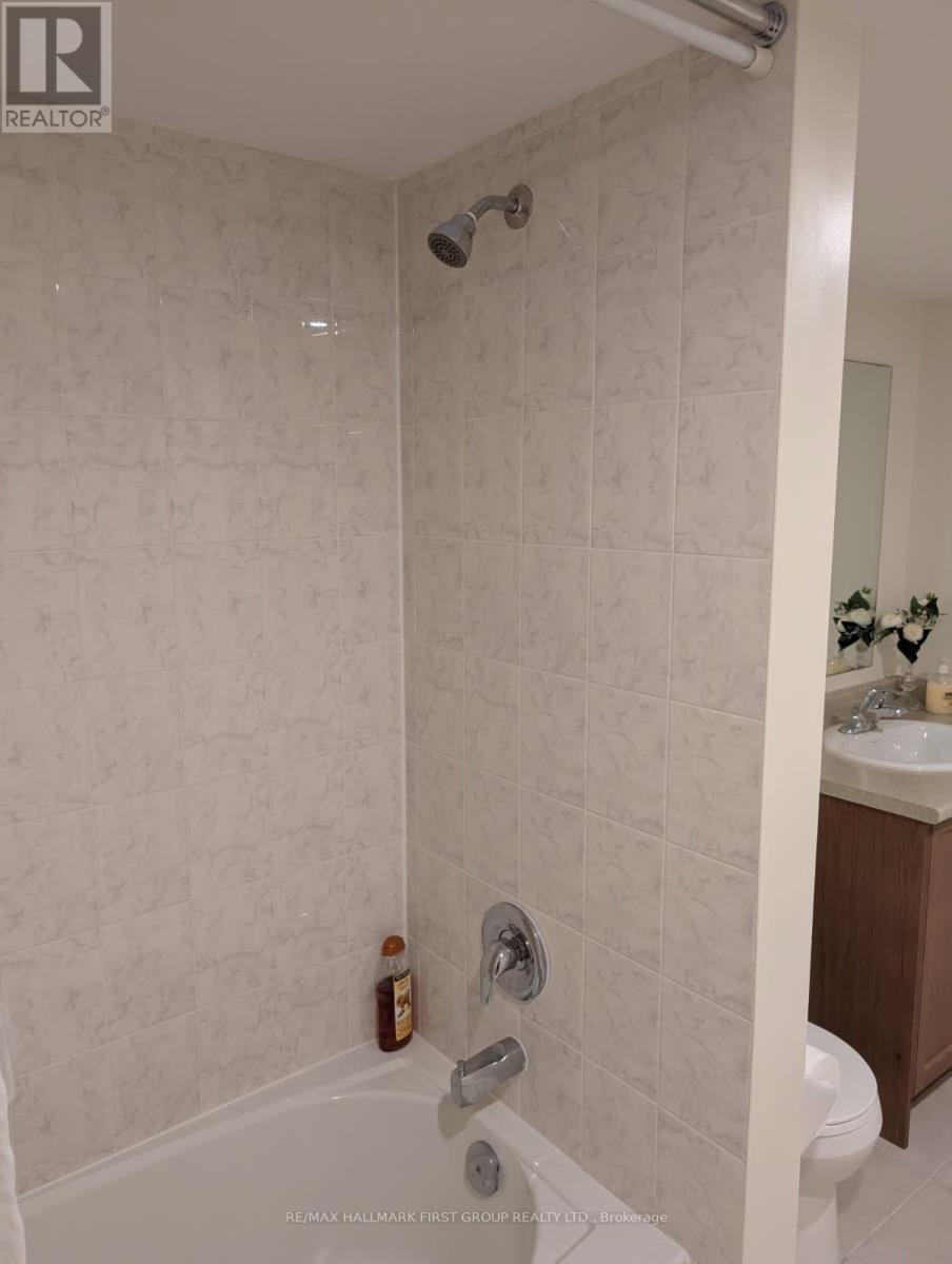 1210 Jim Brewster Circle, Oshawa, Ontario  L1K 0A3 - Photo 2 - E13205998
