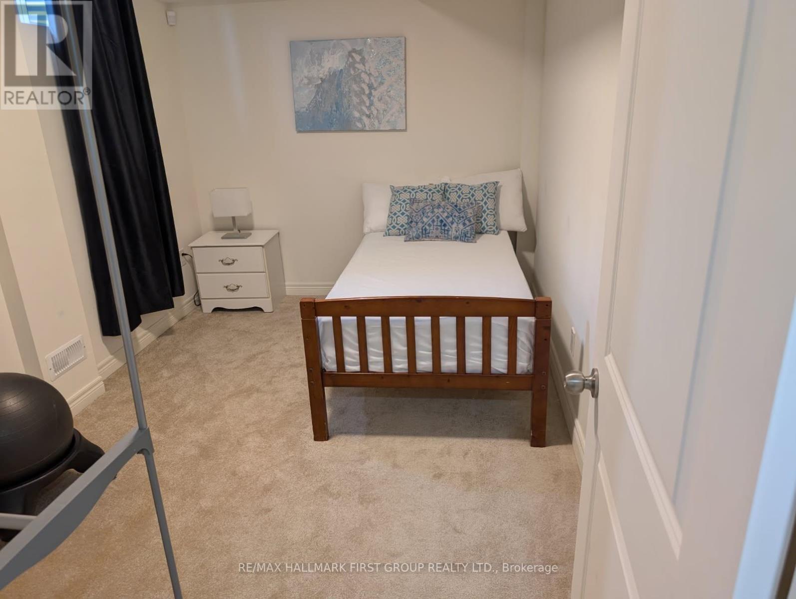 1210 Jim Brewster Circle, Oshawa, Ontario  L1K 0A3 - Photo 7 - E13205998
