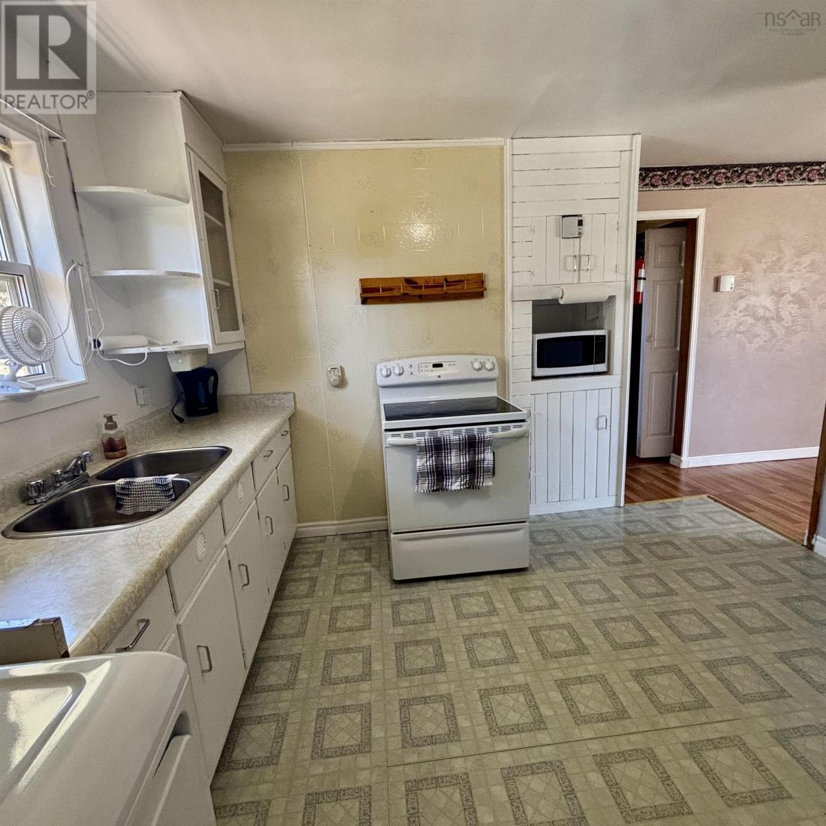 777 Forsyth Street, New Waterford, Nova Scotia  B1H 2Y6 - Photo 5 - 202606696