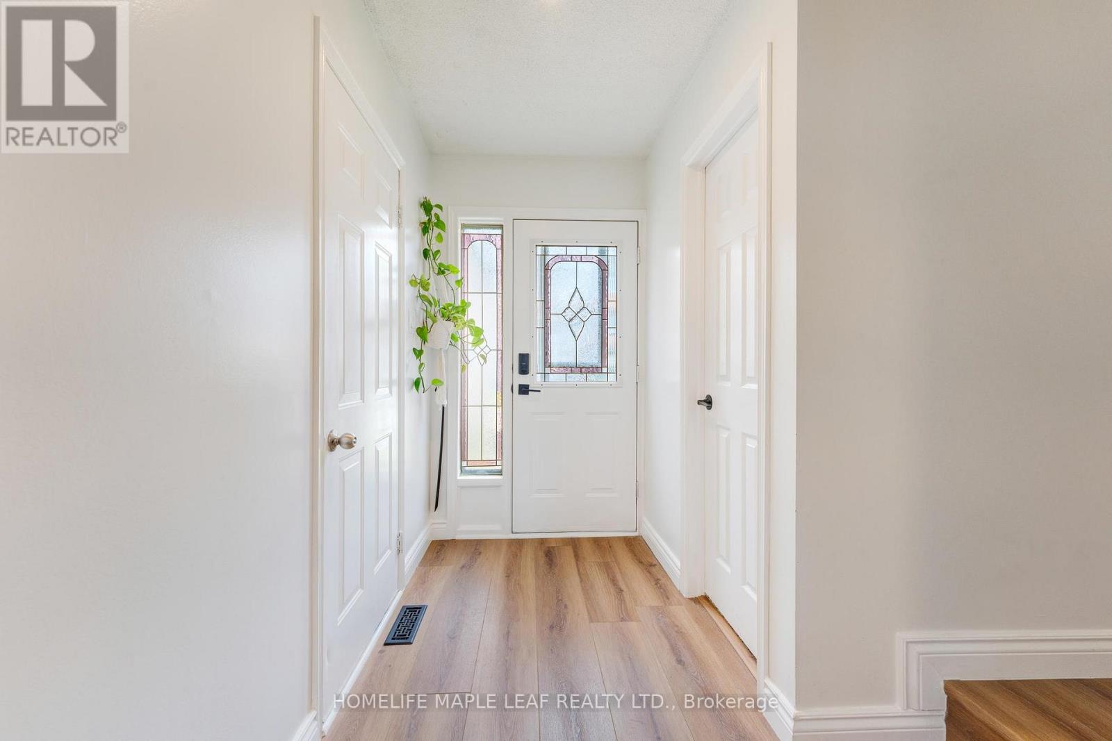6 - 121 Falconer Drive, Mississauga, Ontario  L5N 2K8 - Photo 4 - W13205956